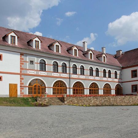 Hotel Zámek Libouň Louňovice pod Blaníkem Exteriér fotografie