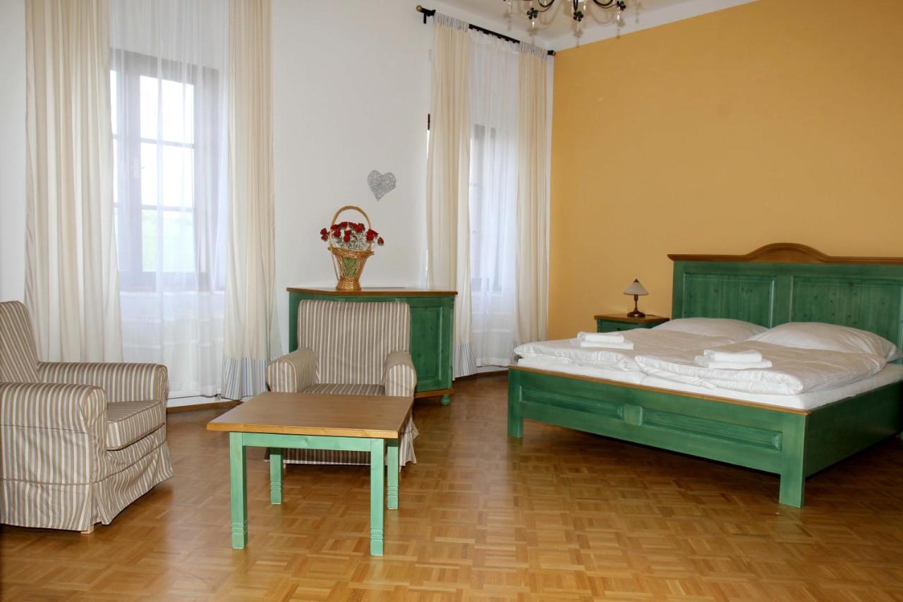 Hotel Zámek Libouň Louňovice pod Blaníkem Exteriér fotografie
