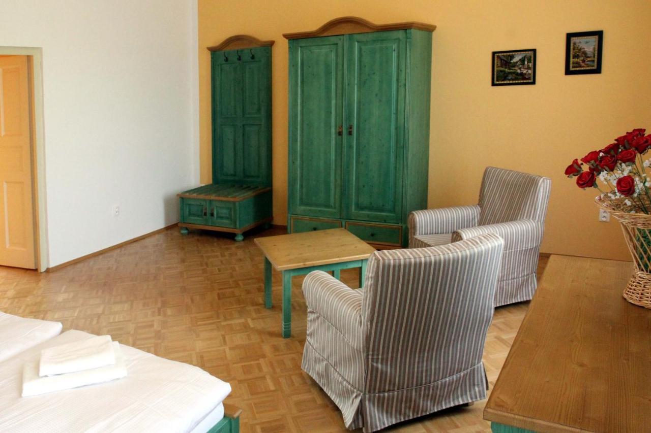Hotel Zámek Libouň Louňovice pod Blaníkem Exteriér fotografie