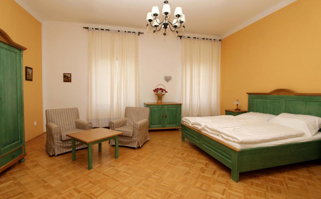 Hotel Zámek Libouň Louňovice pod Blaníkem Exteriér fotografie