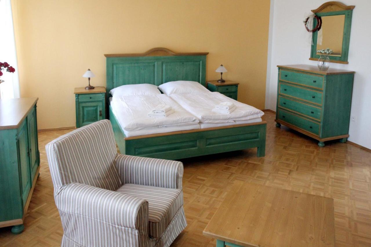 Hotel Zámek Libouň Louňovice pod Blaníkem Exteriér fotografie