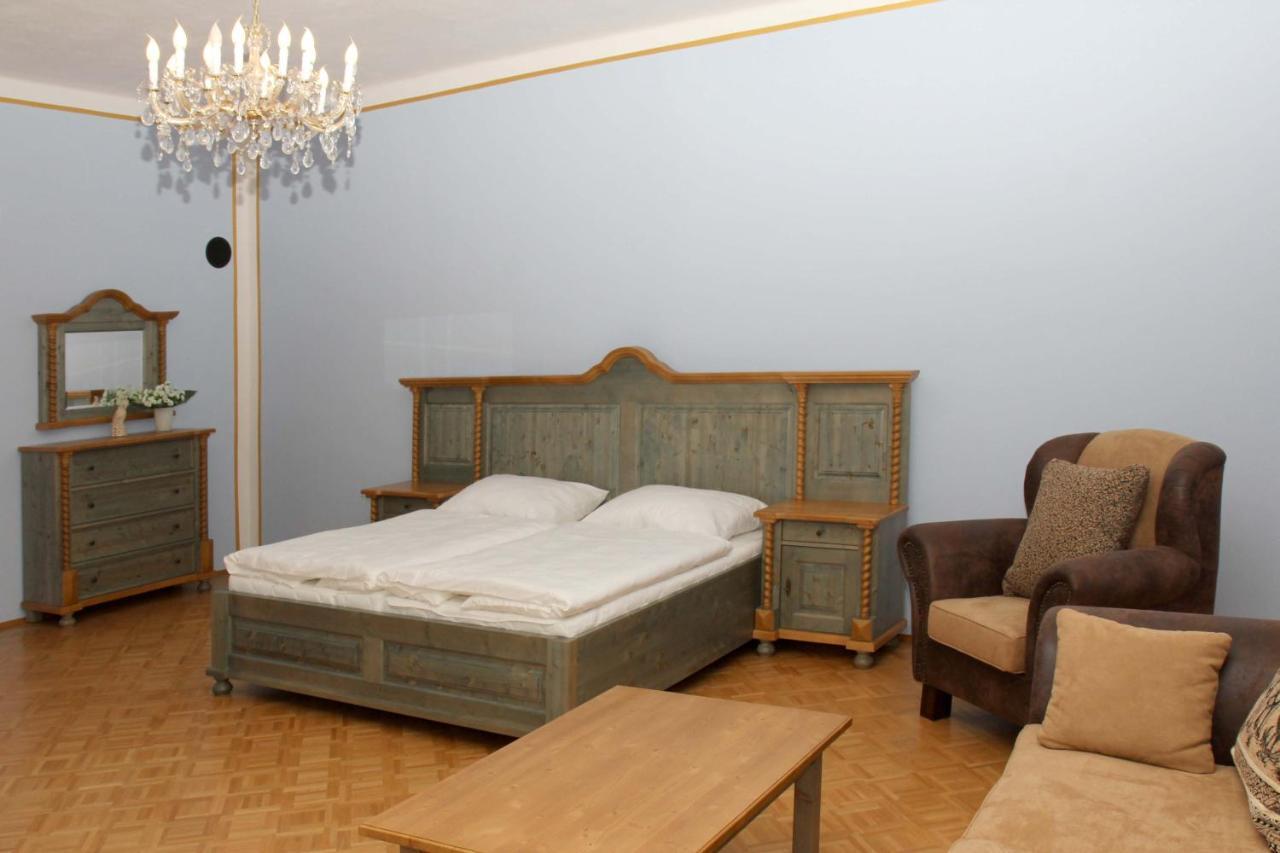 Hotel Zámek Libouň Louňovice pod Blaníkem Exteriér fotografie